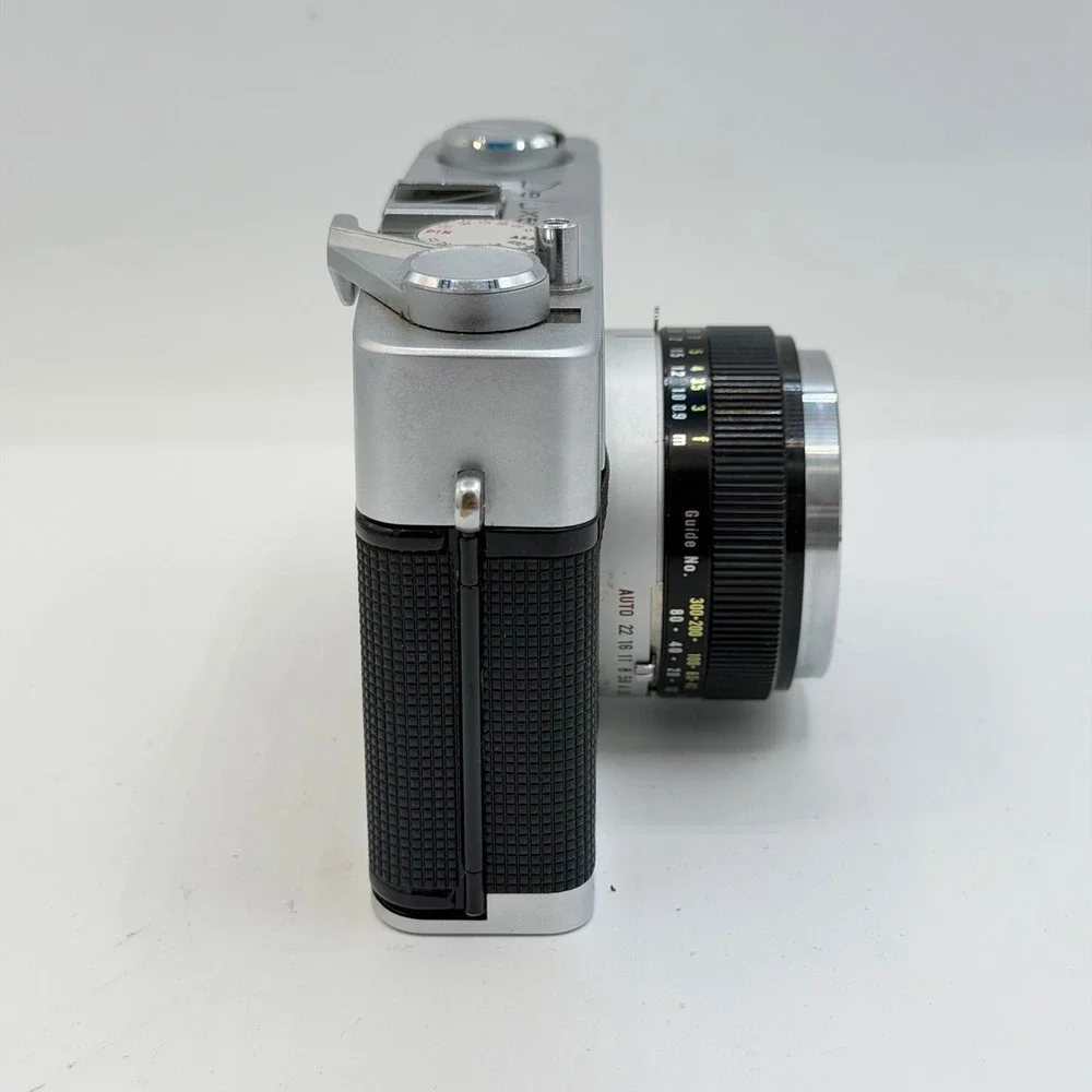 Konica EE-Matic Deluxe 35mm Film Rangefinder Camera Hexanon 40mm f2.8 Lens
